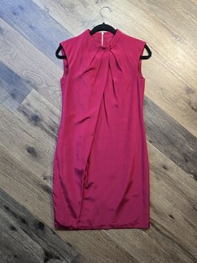 Maggy London Sleeveless Burgandy Silk Shift Dress - Classic Work to Evening